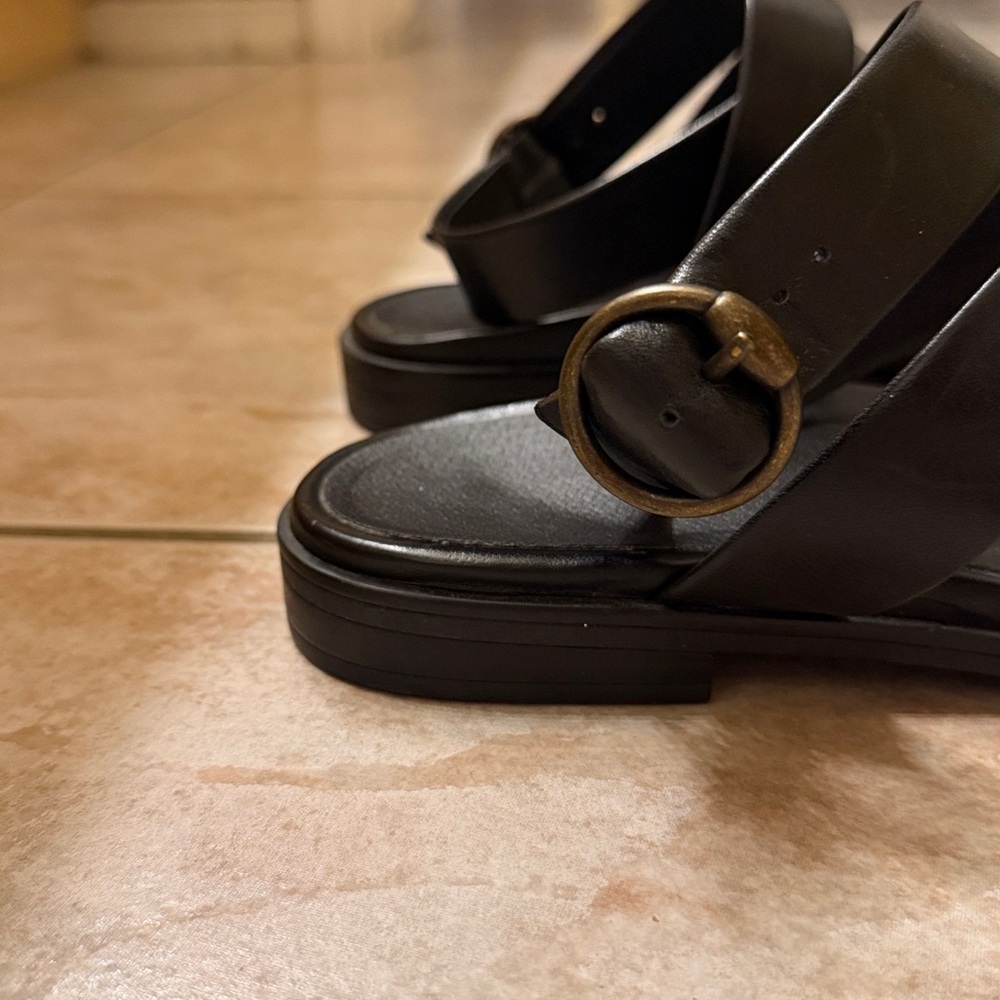 Vionic Black Strappy Sandals - Picture 4 of 8